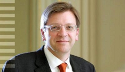 Mr Guy Verhofstadt, le chef du groupe libéral au Parlement européen