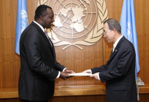 Eugène-Richard Gasana, Ambassadeur du Rwanda auprès de l'ONU et le Secrétaire général de l'ONU, Ban Ki-moon Eugène-Richard Gasana, Ambassadeur du Rwanda auprès de l'ONU et le Secrétaire général de l'ONU, Ban Ki-moon