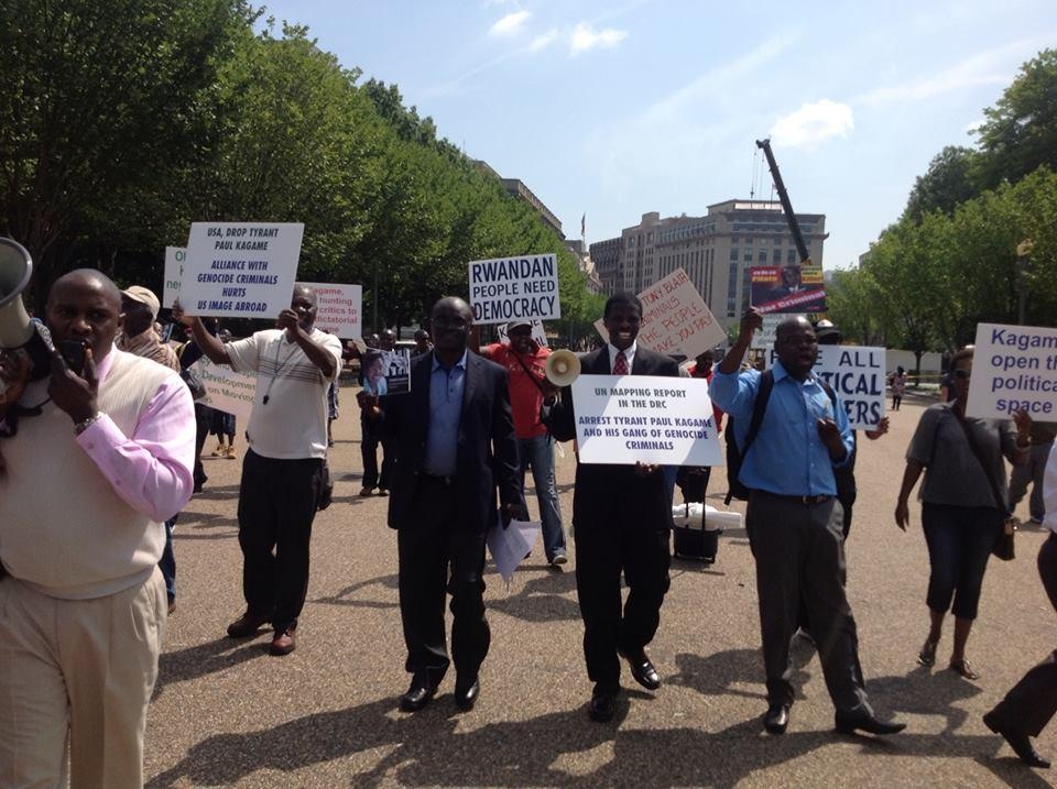 Manifestation contre Kagame devant la Maison Blanche - source: @jfierberg1